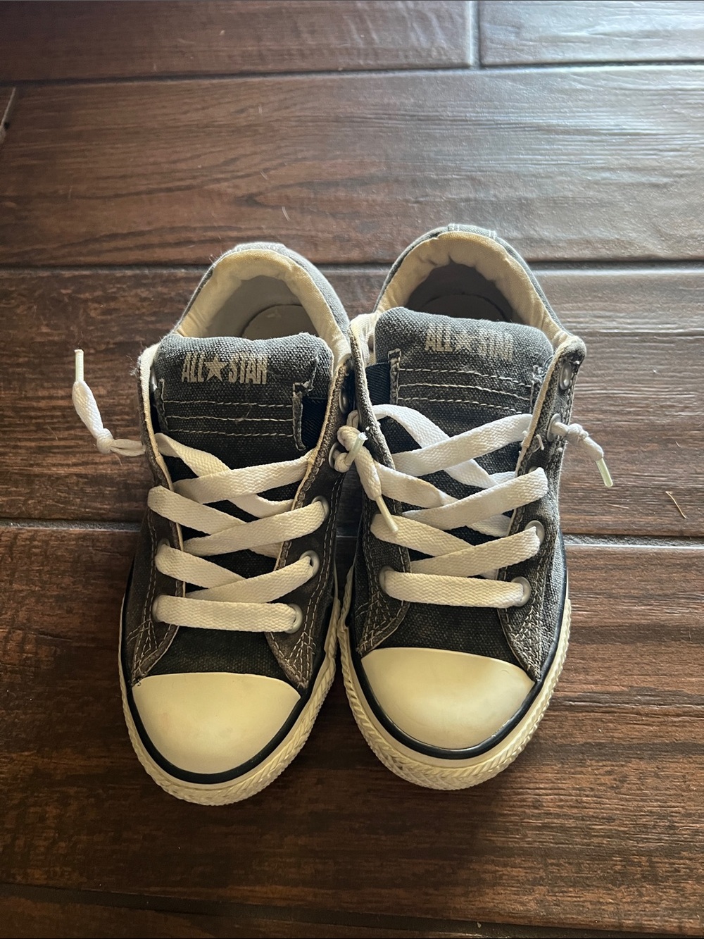 Converse Kids Gray & White Low-Top Sneakers